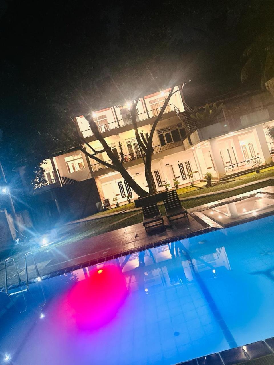 The Shade Brothers Hotel Katunayake Exterior photo