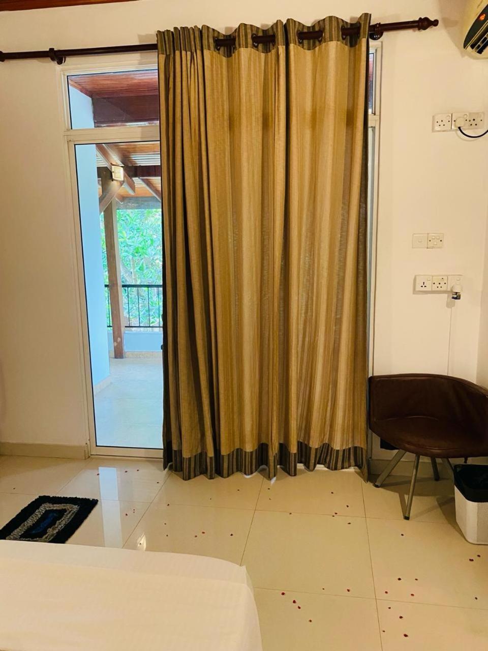 The Shade Brothers Hotel Katunayake Exterior photo